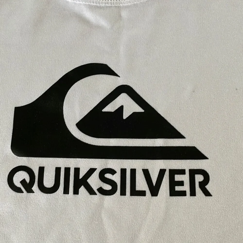 NWOT Quiksilver White w/Black Logo Short Sleeve UPF 50 Dry Fit Loose Surf Tee/Ra